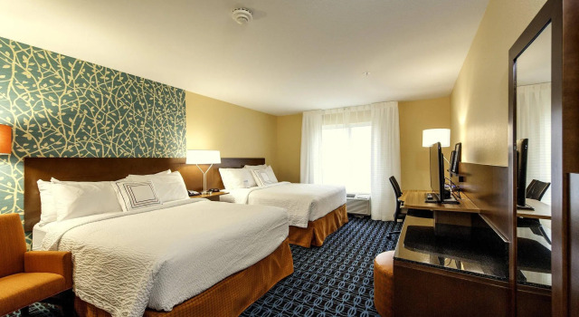 Четырёхместный номер Standard Fairfield Inn & Suites Meridian