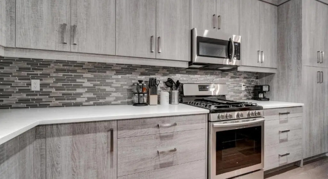 Коттедж с 3 комнатами Three-Bedroom with Fireplace #41 Sunalta Downtown