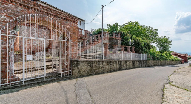 Castello Dei Diamanti, Prenota Hotel Belvedere Langhe Langhe