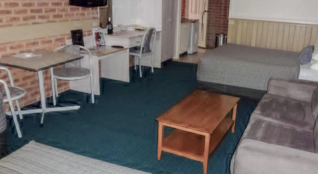 Семейный номер Standard Colonial Motor Inn Bairnsdale Golden Chain Property