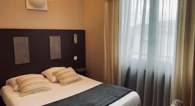 Двухместный номер Standard с частичным видом на море Acadie Saint Victor - Hôtel restaurant -Face mer- Châtelaillon plage