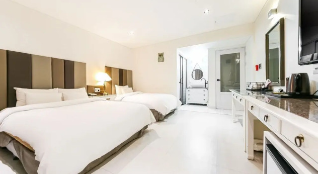 Jinju Hotel Owl, Забронировать Отель Чинджу Кёнсан-Намдо