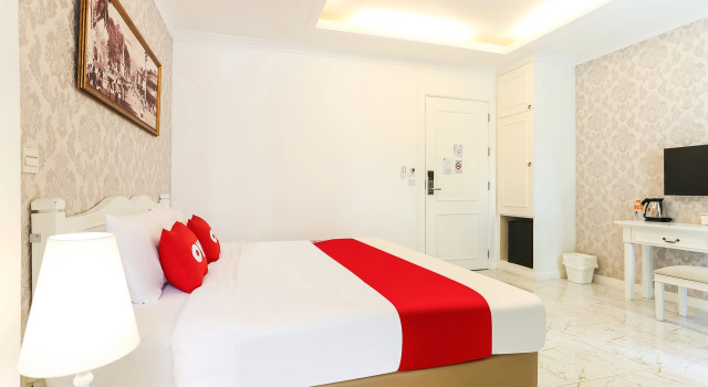 B2 Riverside Colonial Hotel, Забронировать Отель Отели Чиангмай 4 звезды, рядом с Naowarat Bridge, 4*