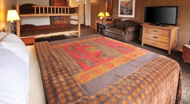 Четырёхместный номер Standard Cedar Creek Hotel Wausau - Rothschild