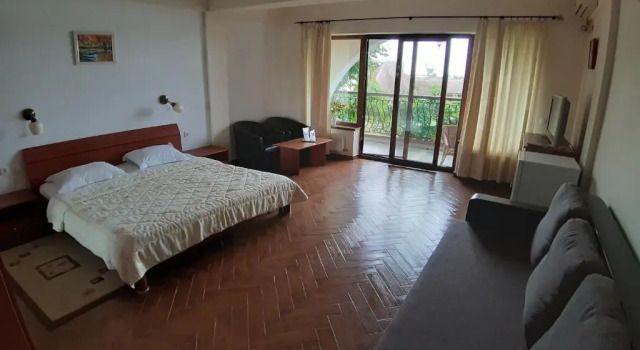 Hotel Insula, Rezerwuj Hotel Neptun Constanta
