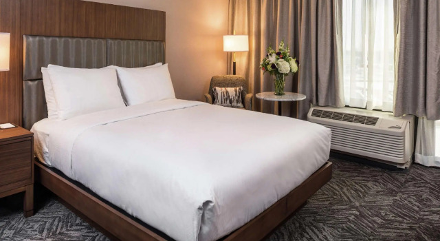 Четырёхместный номер Standard Doubletree By Hilton Lafayette East