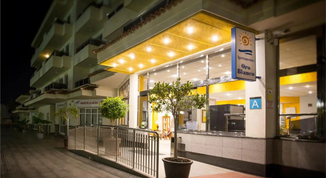 Apartamentos Oro Blanco