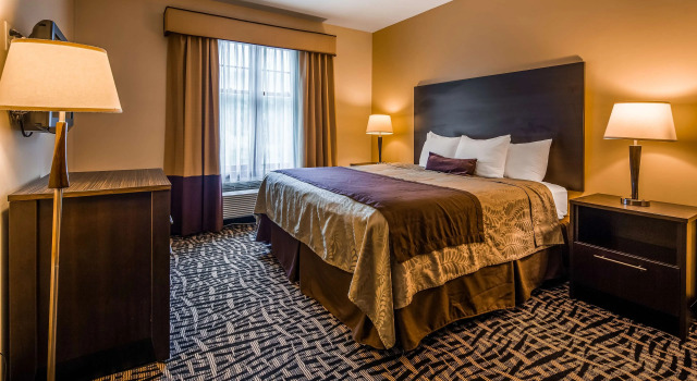 Двухместный люкс Best Western Plus The Inn & Suites at the Falls