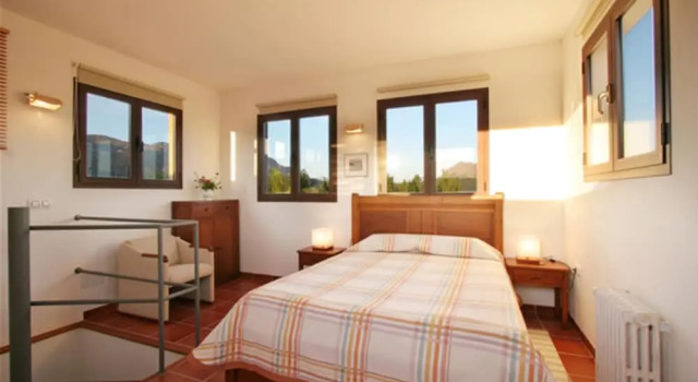 Villa - 8 Bedrooms with Pool and WiFi - 103182