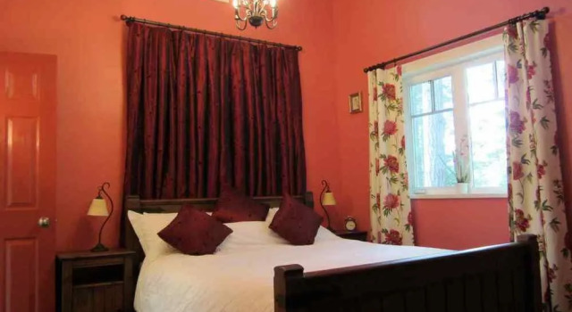 Cosy Woodpecker Cottage, Rezervasyon Tatil Evi Salt Spring Island villalar, Villa