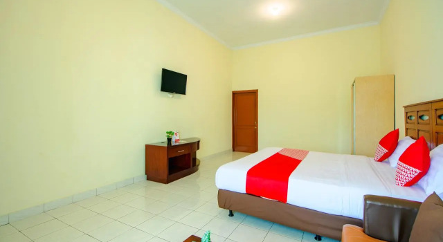 RedDoorz Syariah near Alun Alun Wonosari, Забронировать Отель Вoнoсари Yogyakarta Province