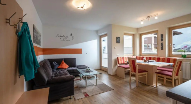 Ferienwohnung Taschler, Rezerwuj Hotel Hotele w Tyrol z parkingiem, Parking
