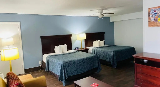 Четырёхместный люкс Econo Lodge Inn & Suites Fulton - Rockport