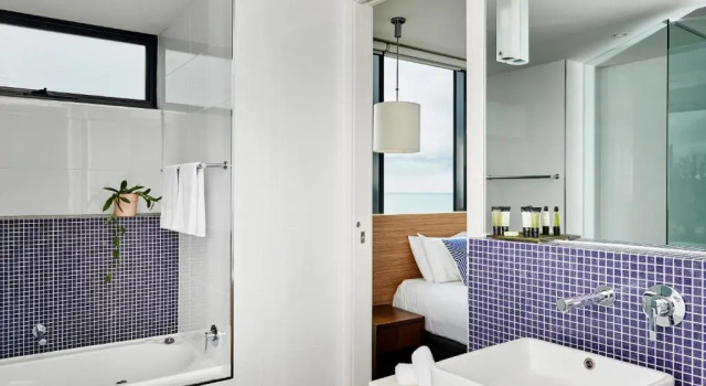 Апартаменты Deluxe с 2 комнатами с видом на залив Oaks Vue Suites Geelong
