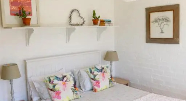 The Crowded House, Book Hotel Hoteller i Caledon med pool, Swimmingpool