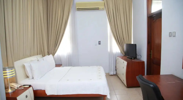 Oasis Lodge