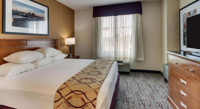 Люкс Drury Inn & Suites Meridian
