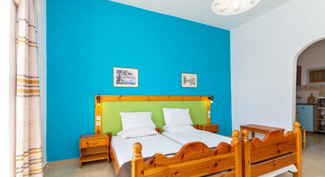 Alexandros Suites & Apartments