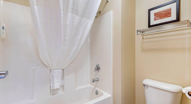 Четырёхместный номер Standard Comfort Inn & Suites East Moline near I-80
