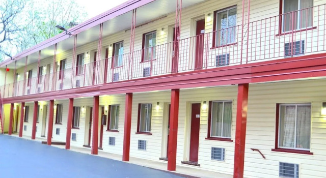 Passport Inn 3rd Street, Забронировать Отель Отели Ниагара Фолс с парковкой, рядом с Крытый аквапарк Фоллсвью, Парковка