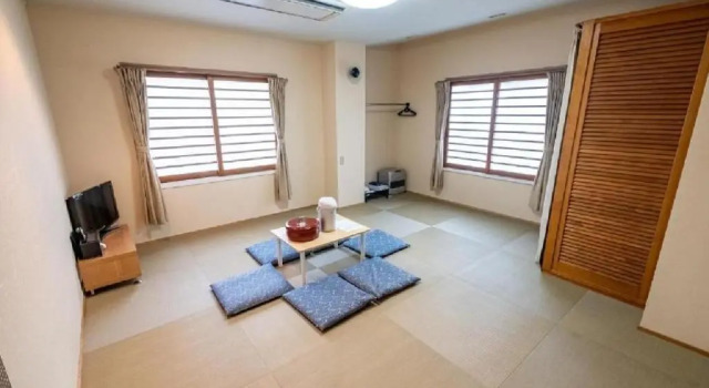 kawagutiko station inn / Vacation STAY 63735, Boek Hotel Hotels in Tokai met parkeren, Parkeren