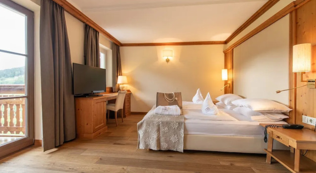 Двухместный номер Superior с балконом Alpin & Vital Hotel La Perla