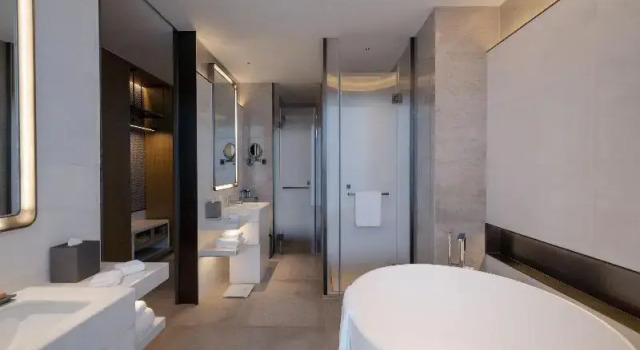 Люкс c 1 комнатой Crowne Plaza Weihai Binhai by IHG