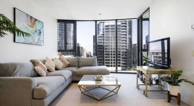 Bright South Yarra 1 Bed Flat Near Cafes & Shops, Забронировать Апартаменты/квартира Мельбурн Melbourne Region, рядом с Дом Комо-Хаус с садом