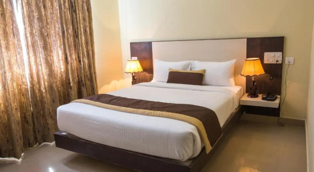 Номер Standard Treebo Trend Daffodil Suites