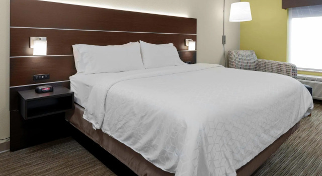 Двухместный номер Standard Holiday Inn Express Hotel & Suites Cordele North by IHG