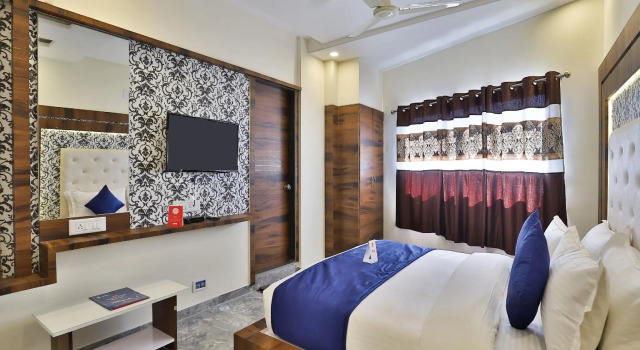 OYO 11067 Hotel Swastik Inn