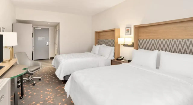 Четырёхместный номер Standard Holiday Inn & Suites Orlando - I-Drive - Theme Parks by IHG