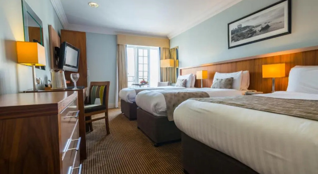 Трёхместный номер Standard Talbot Hotel Stillorgan
