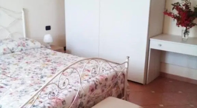 DIMORA ANTONIANNA in VALLE D'ITRIA, Varaa Hotelli Locorotondo Bari Province