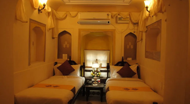 WelcomHeritage Sirsi Haveli, Забронировать Отель Отели штата Раджастхана с бассейном, Бассейн