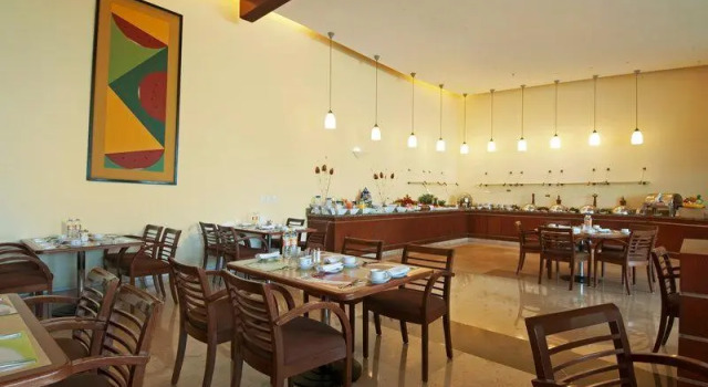 Кровать в общем номере Fiesta Inn Ecatepec
