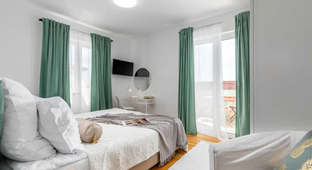 Holiday House Josephine, Varaa Hotelli Hotellit Kvarner Islands uima-altaalla, Uima-allas