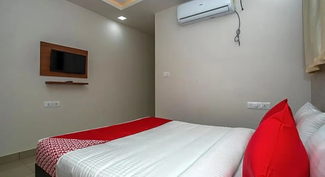Номер Standard Hotel O Varcity Phi Premium Pavilion ,Above HDFC Bank ,Near Anjaneya Temple Madiwala, Hosur Main r