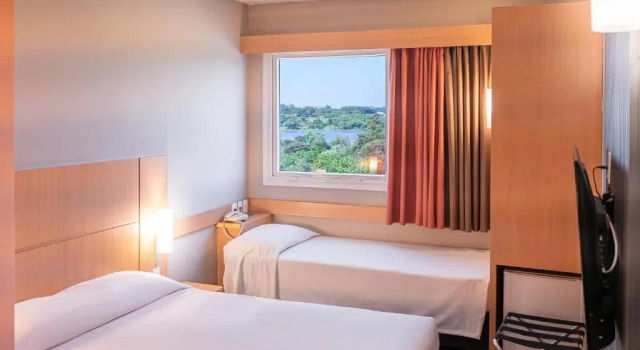 Двухместный номер Standard HUS HOTEL Dourados