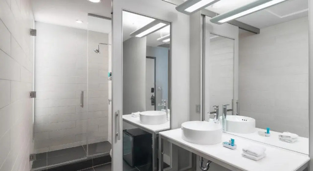 Четырёхместный номер Standard Aloft by Marriott Tampa Downtown