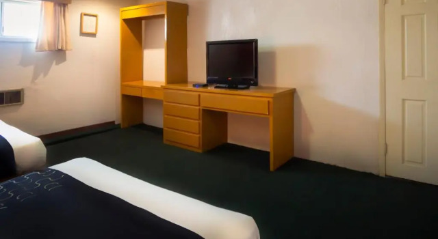 Четырёхместный номер Standard Hotel Regis