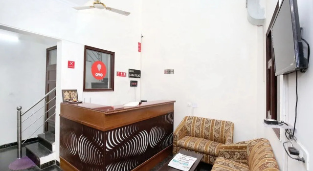 OYO 12025 Hotel Kamal Palace