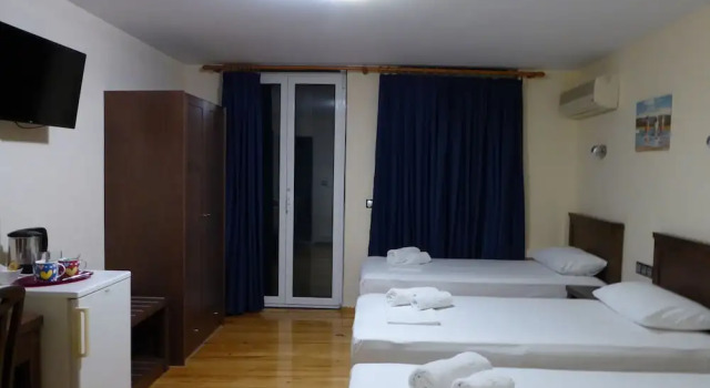 Трёхместный номер Standard с балконом и с видом на город Sea Front Old Town