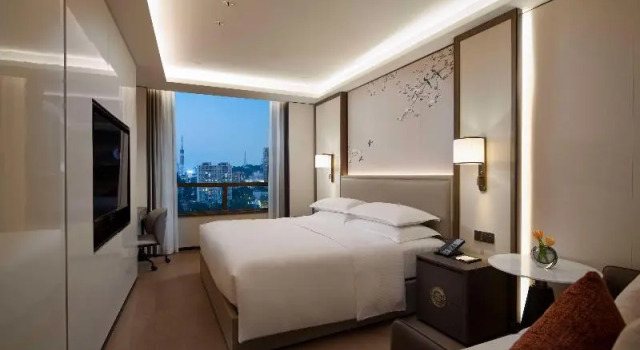 Двухместный номер Deluxe Yuexiu Hotel Guangzhou,Curio Collection by Hilton