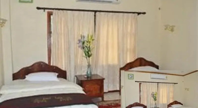 Dokchampa Hotel, Rezerwuj Hotel Attapu Attapeu