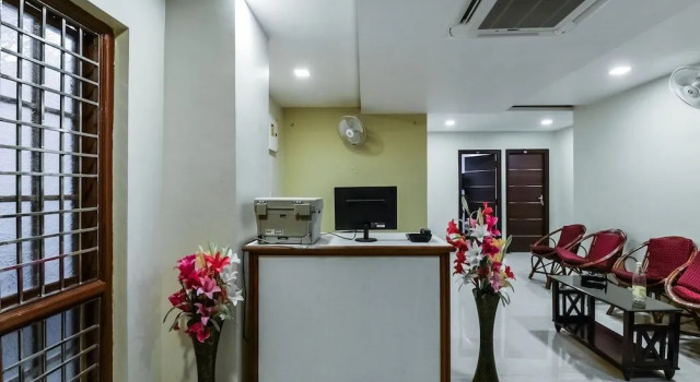 Oyo 18612 Sree Sai Surya Service Apartment, Забронировать Апартаменты/квартира Апартаменты Вишакхапатнам, Апартаменты/квартира