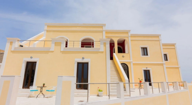 Aquarius, Забронировать Отель Тира Santorini Caldera, рядом с Музей досторического города Тира