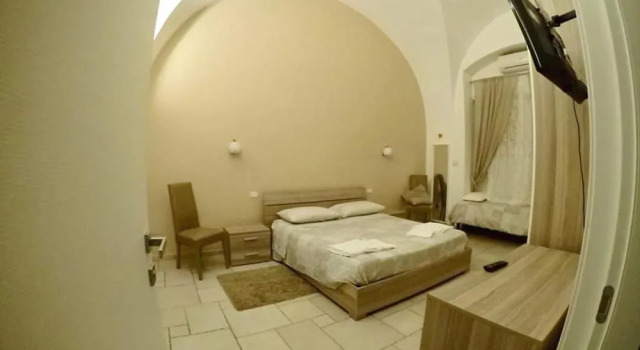 Augustus B&B, Rezervați Bed and Breakfast Terlizzi Bari Province