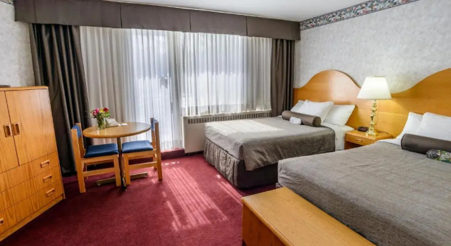 Standard cvadruplă cameră cu vedere la râu Bow View Lodge