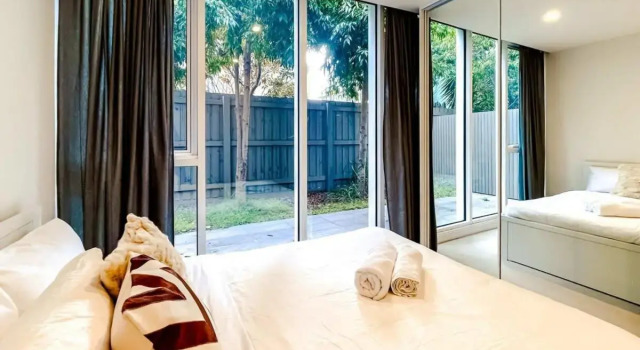 BPM Brighton APT with Garden LG1, Забронировать Отель Брайтон Мельбурн, рядом с Cabrini Brighton